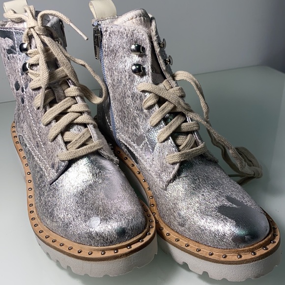 Very stylish and fashionable shoes! - Picture 3 of 6